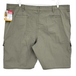 Wrangler Men's Relaxed Fit Low Stretch Green Cargo Shorts Size 48 Inseam 10" NWT